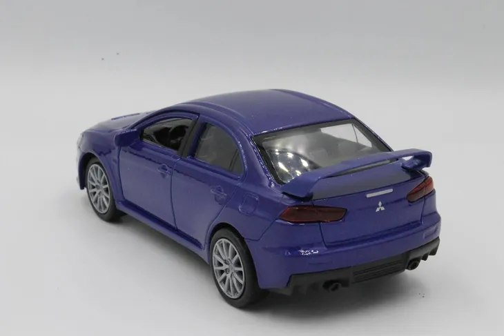 model-metalowy-welly-mitsubishi-lancer-evolution-x-plec-brak-informacji