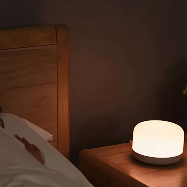inteligentna-lampka-nocna-yeelight-bedside-d2-bohater-inny-plec-brak-informacji