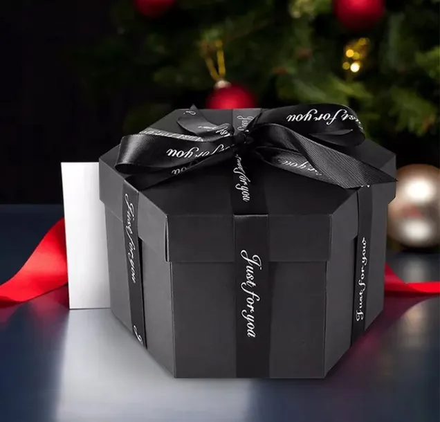 exploding-box-prezent-pudelko-niespodzianka-stan-nowy-cechy-dodatkowe-personalizowane-exploding-box