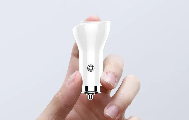 ldnio-ladowarka-samochodowa-2usb-kabel-lightning-stan-nowy-kolor-bialy