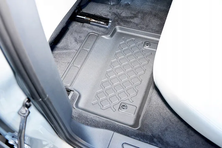range-rover-evoque-suv-2019-dywaniki-do-auta-producent-aristar