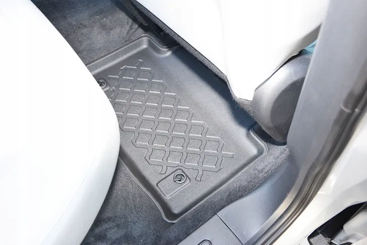 range-rover-evoque-suv-2019-dywaniki-do-auta-kolor-czarny