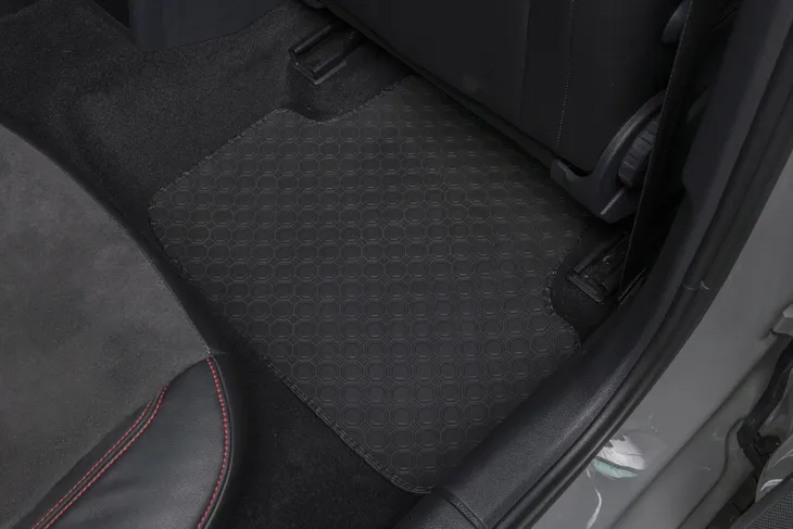 bmw-5-e60-e61-2003-2010-wycieraczki-czarne-stan-nowy-waga-z-opakowaniem-5-kg