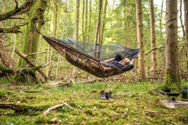 amazonas-hamak-moskito-traveller-forest-styl-tradycyjny-material-stelazu-tworzywo-sztuczne