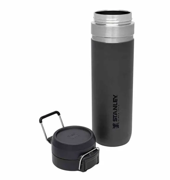 stanley-butelka-quick-flip-0-7l-charcoal