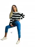 stylowy-sweter-w-paski
