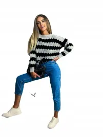 stylowy-sweter-w-paski