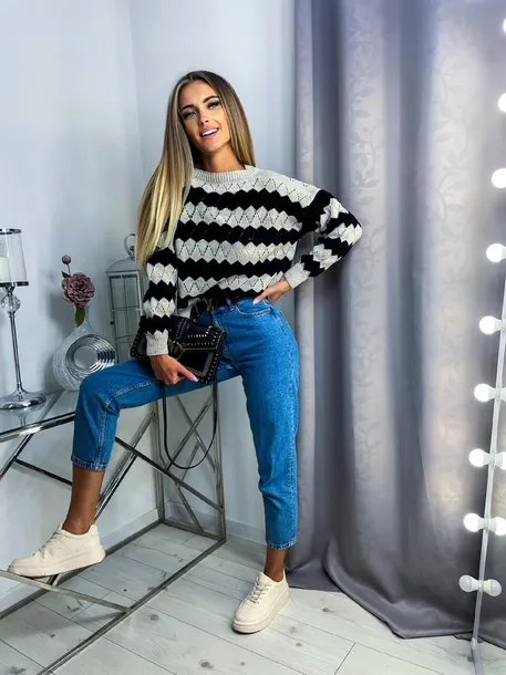 stylowy-sweter-w-paski-stan-nowy