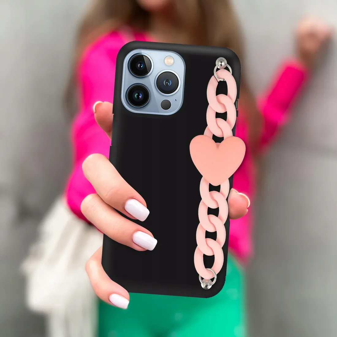 etui-blink-czarny-mat-do-iphone-11-lancuszek-serce