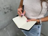 notes-a6-dlugopis-prezent-do-pracy-tekst-wzory-rozmiar-a6
