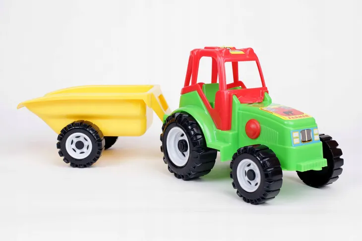 traktor-z-przyczepa-model-206-stan-nowy
