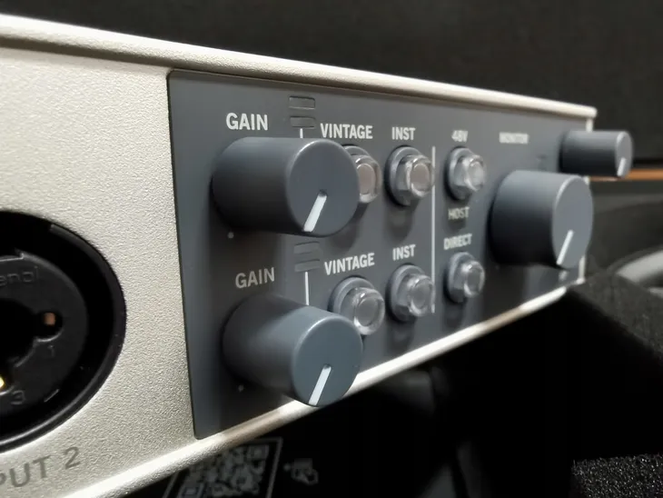 zestaw-do-nagrywania-universal-audio-volt-2-studio-model-volt-2-studio-pack