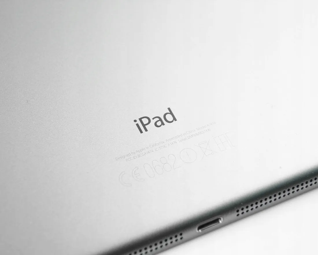 Apple - iPad　Air 第1世代 16GB Cellrer MD791ZPJ/A iPad Air 1 Gen. (A1475) 9.7