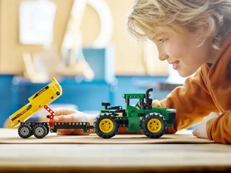 lego-technic-42136-traktor-john-deere