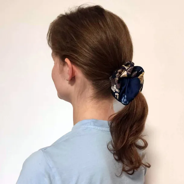 satynowa-scrunchie-chic-chain-rozmiar-m-stan-nowy