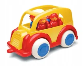 samochod-osobowy-z-figurkami