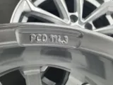 kola-mitsubishi-eclipse-c-pirelli-215-60r17-tpms-otwor-centralny-mm-671