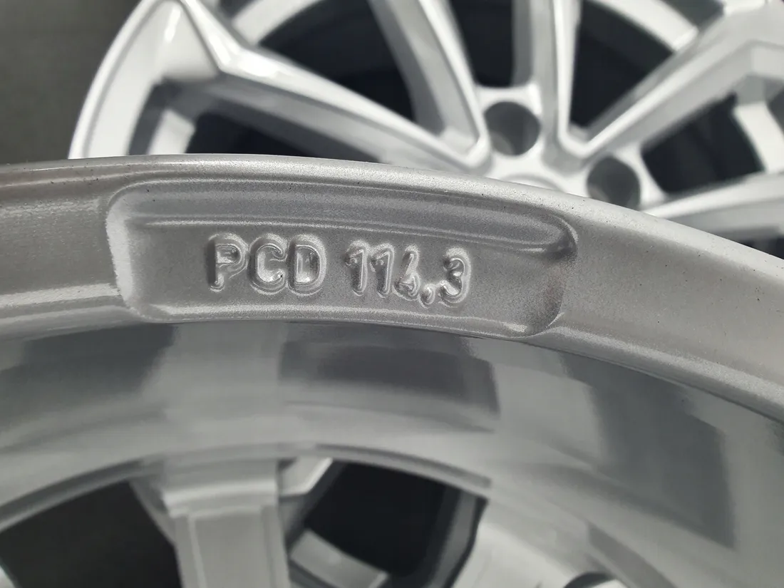 kola-mitsubishi-eclipse-c-pirelli-215-60r17-tpms