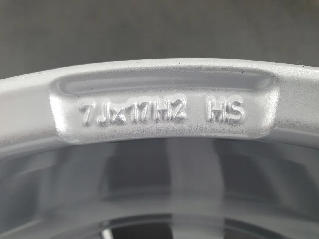 kola-mitsubishi-eclipse-c-pirelli-215-60r17-tpms-stan-nowy