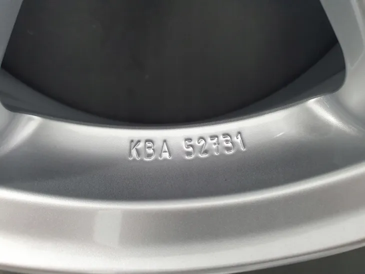 nowe-alufelgi-kia-17-cee-d-jd-ceed-cd-otwor-centralny-mm-671