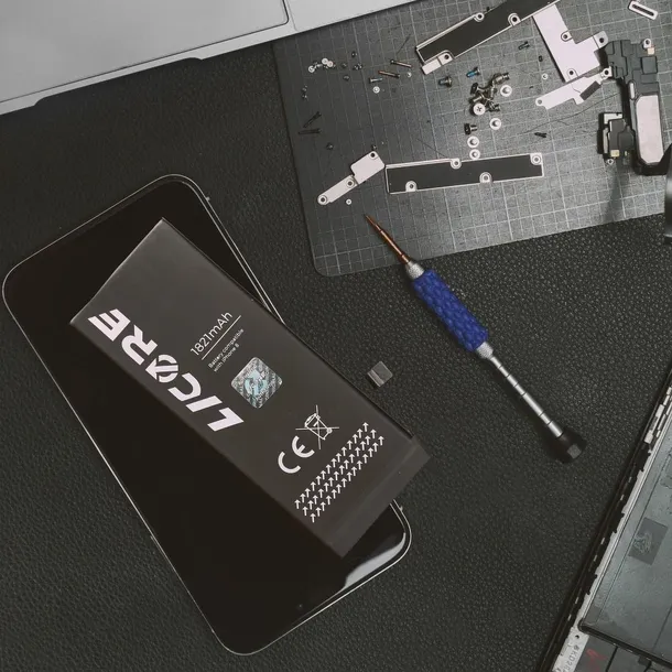 bateria-do-iphone-se-1624-mah-licore-rodzaj-zamiennik