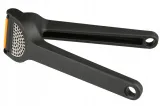 fiskars-praska-do-czosnku-functional-form-marka-fiskars