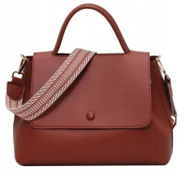 torebka-damska-kuferek-na-ozdobnym-pasku-crossbody