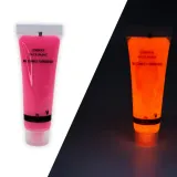 swiecaca-farba-fluorescencyjna-rozowy-2