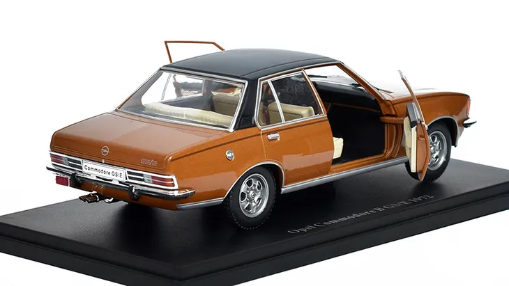 hachette-opel-commodore-b-gs-e-1972-stan-zlozenia-calosc-die-cast