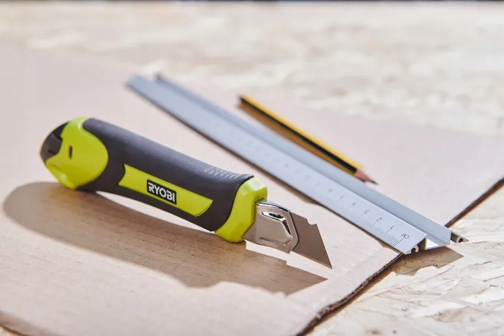 noz-lamany-18mm-ryobi-stan-nowy-marka-ryobi-kod-producenta-5132005330