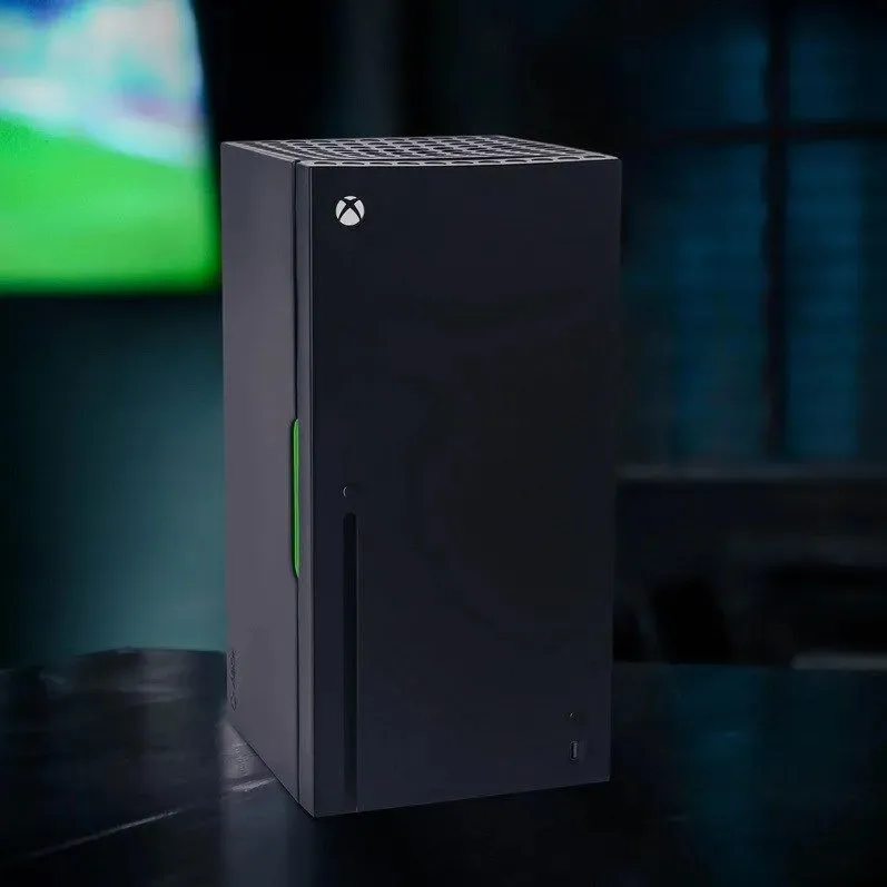 mini-lodowka-microsoft-xbox-series-x-waga-z-opakowaniem-4-9-kg