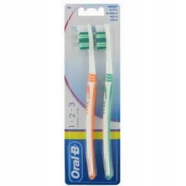 oral-b-szczoteczka-do-zebow-classic-medium-2szt