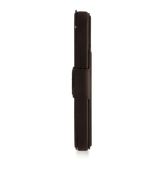 etui-z-klapka-decoded-do-apple-iphone-14-plus-brazowy-funkcje-ladowanie-indukcyjne
