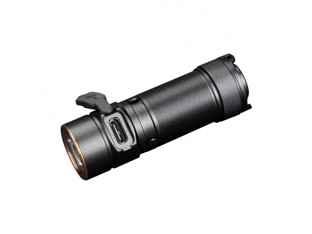 latarka-diodowa-fenix-e18r-v2-0