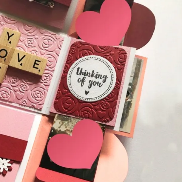 exploding-box-prezent-niespodzianka-diy-urodziny-rodzaj-kartki-okolicznosciowe-technika-wykonania-scrapbooking