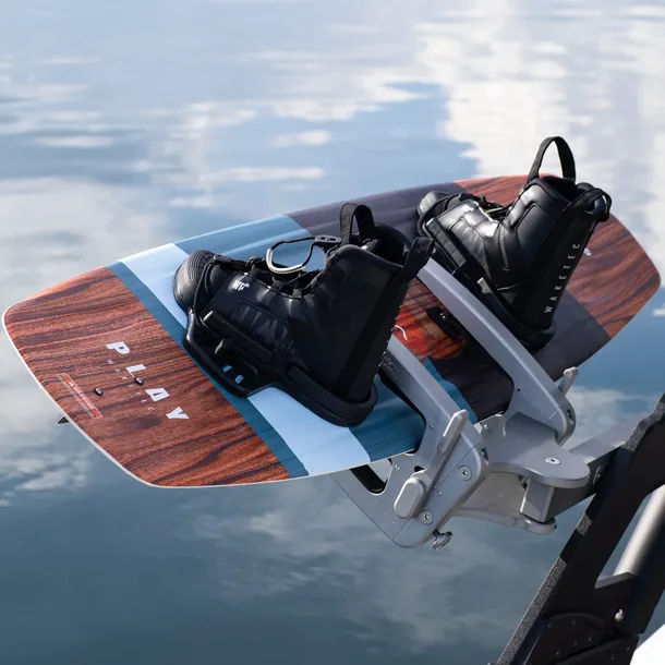 deska-wakeboard-play-139-stan-nowy-plec-nie-dotyczy