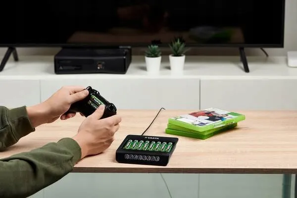 ladowarka-varta-lcd-multi-plus-57681