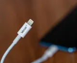 kabel-usb-c-lightning-do-iphone-pd-20w-3a-1m-vayox-stan-nowy