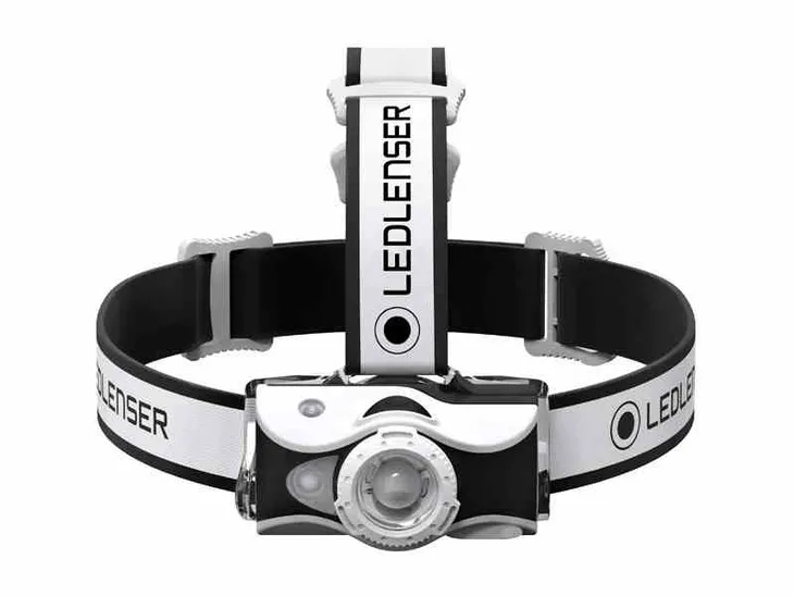 latarka-ledlenser-mh7-white-black