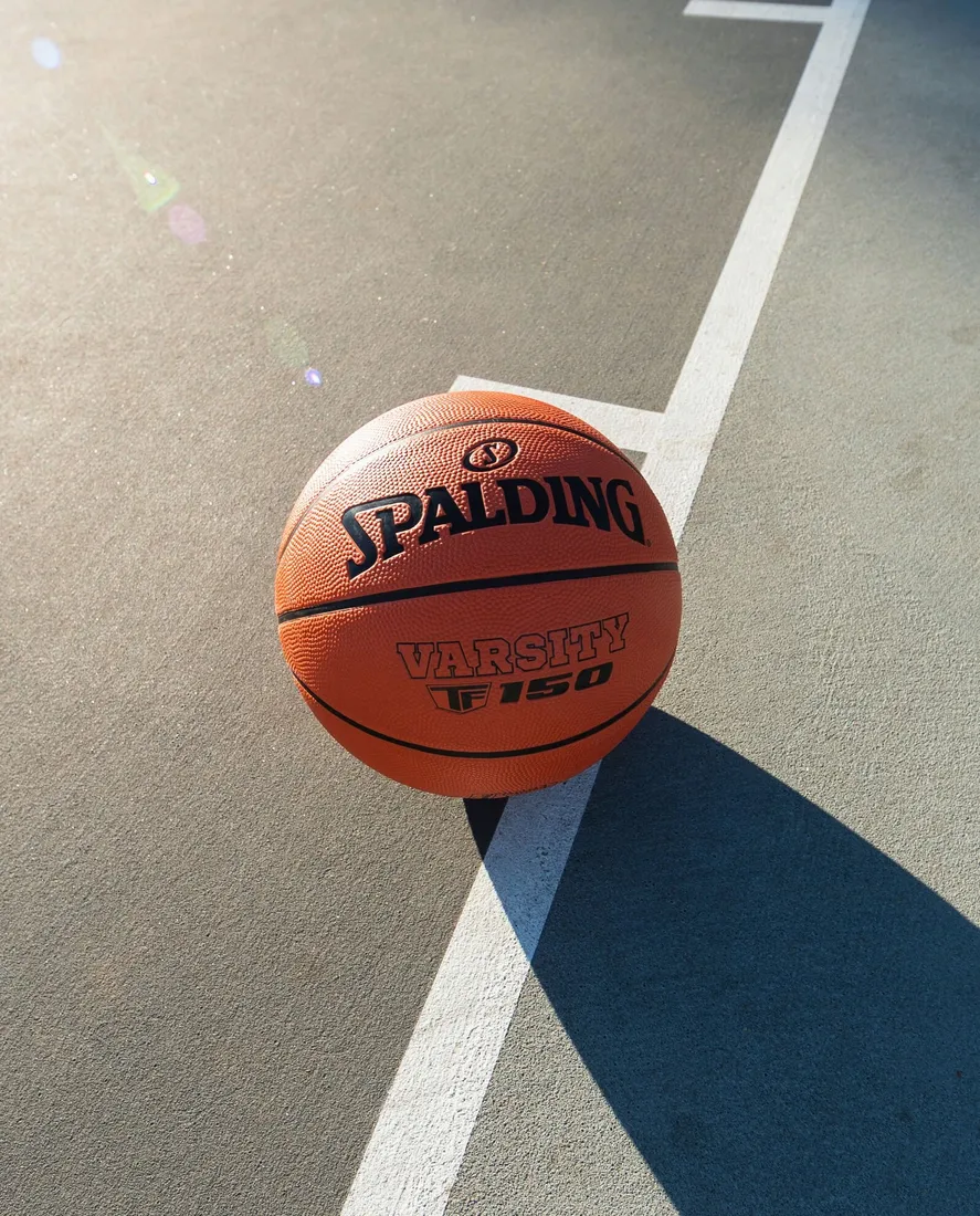 pilka-do-koszykowki-spalding-varsity-roz-6