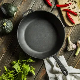 patelnia-zeliwna-28-cm