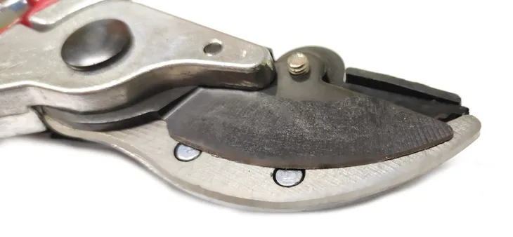 sekator-ogrodowy-21-cm-zasilanie-inne