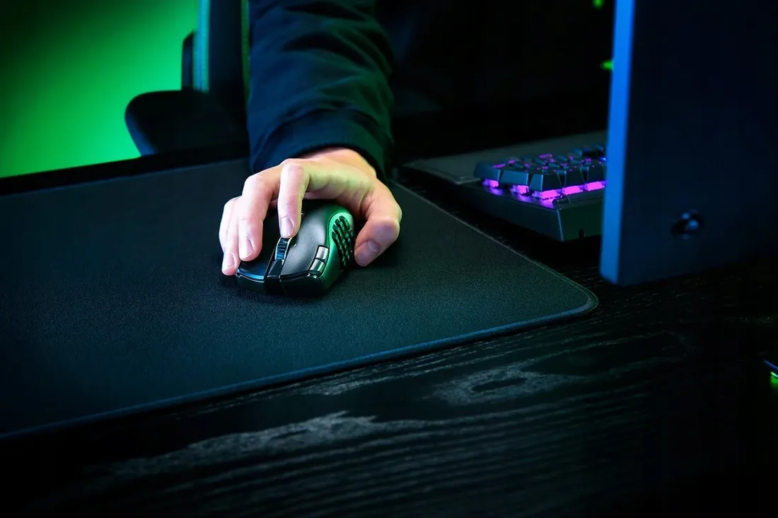 razer-naga-v2-hyperspeed-ergonomiczna-stan-nowy