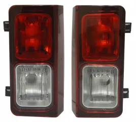 swiatlo-czerwono-biale-w-zderzaku-vivaro-trafic-2016-greater-lewe