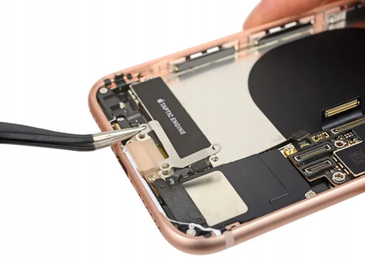 silniczek-wibracji-dla-iphone-8-se2-taptic-engine-stan-nowy-pasuje-do-modelu-iphone-8-se-2020