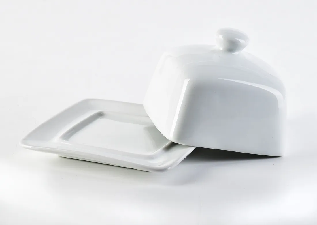 maselniczka-porcelanowa-basic