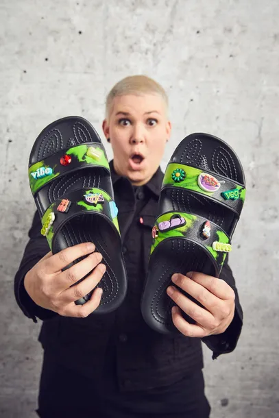 przypinki-crocs-jibbitz-do-butow-hello-kitty-5pc-model-crocs-jibbitz-new
