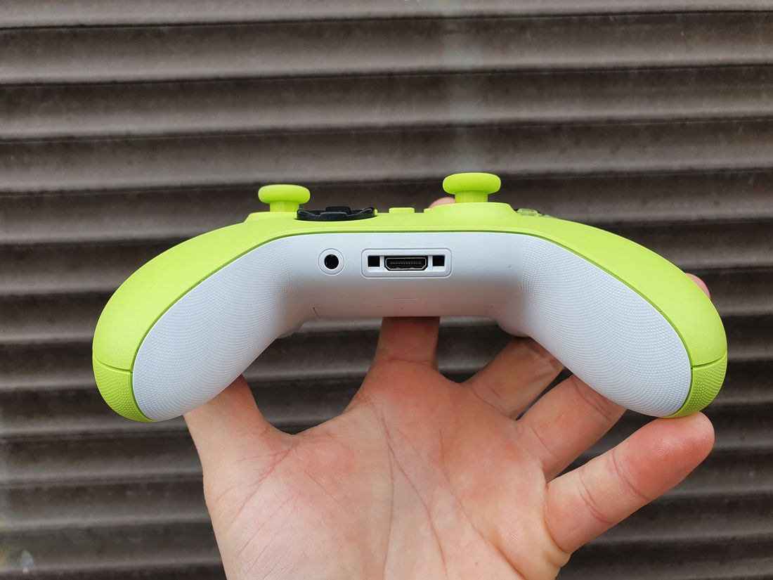 KONTROLER PAD XBOX SERIES S X ELECTRIC VOLT ŻÓŁTY
