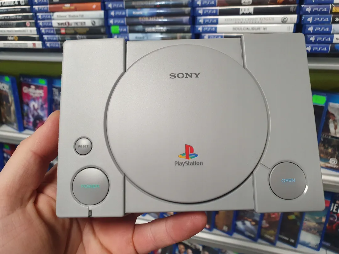 KONSOLA SONY PLAYSTATION CLASSIC MINI + 1 PAD – 152645625