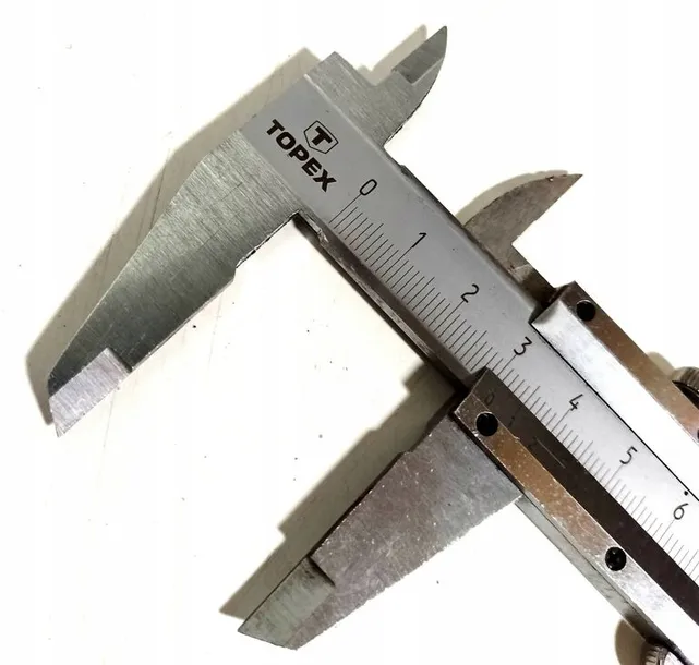 suwmiarka-150-mm-stan-nowy-maksymalny-zakres-pomiaru-150-mm